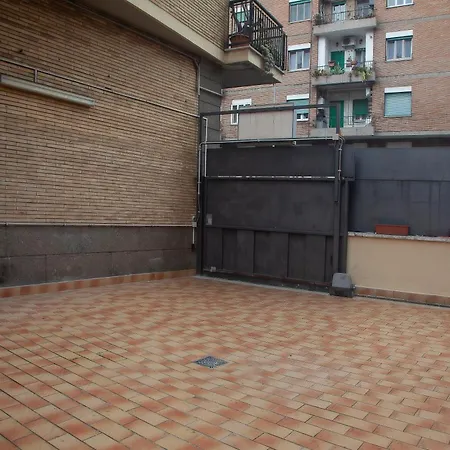 Benny Urban House Appia * Rome
